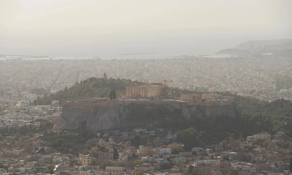 «Ποια σκόνη;» – Ο διευθυντής της ΕΜΥ διαψεύδει το meteo